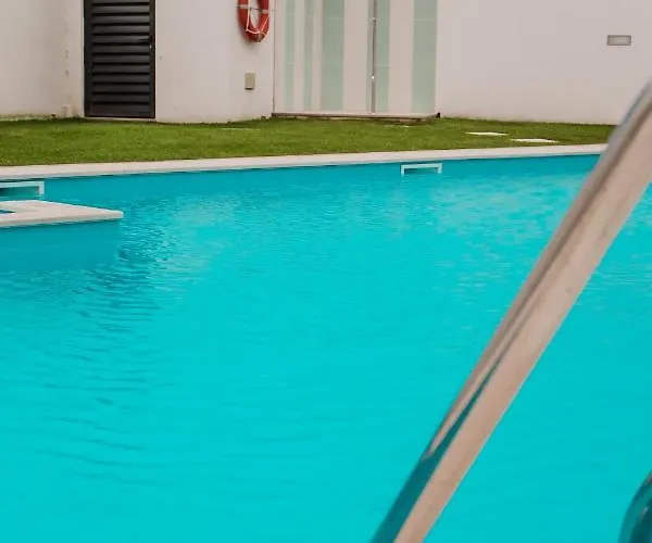 Gold Baleal アパート *